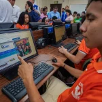 Internet chega a mais de 600 escolas públicas do Acre