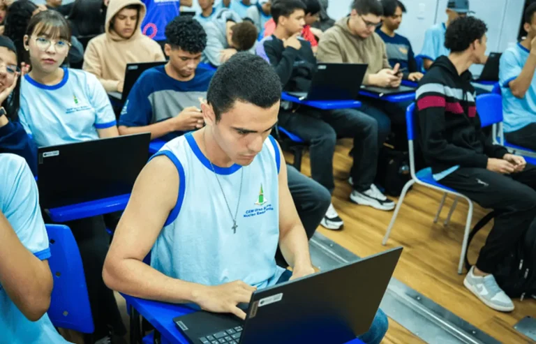 Internet nas escolas do DF avança com o Escolas Conectadas