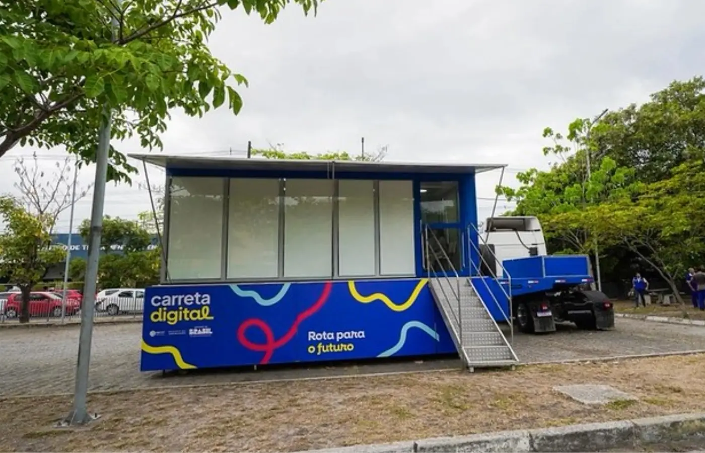 Carreta Digital oferece cursos gratuitos de tecnologia no Recife
