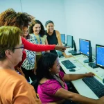 Computadores para Inclusão forma 3,9 mil gaúchos em cursos