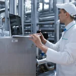 Indústria compra máquinas novas, mas moderniza devagar, diz CNI