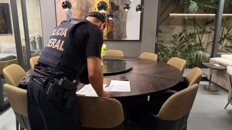 Operação Dinastia do Lago: PF afasta prefeito de Coari