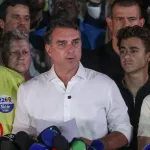 Flávio Bolsonaro segue investigado no STF mesmo nos EUA