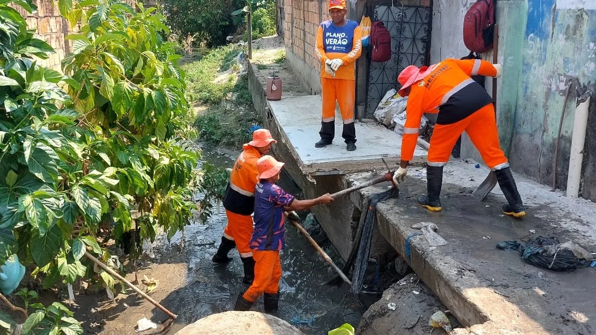 Drenagem profunda no Tancredo Neves é recuperada em Manaus