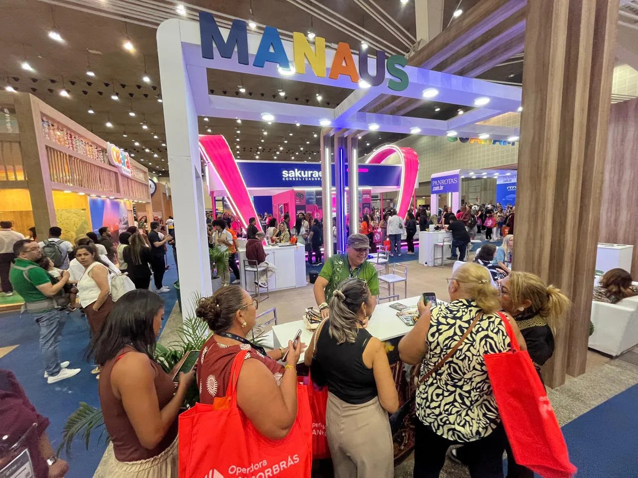 Manaus promove turismo no Brazil Travel Market, em Fortaleza