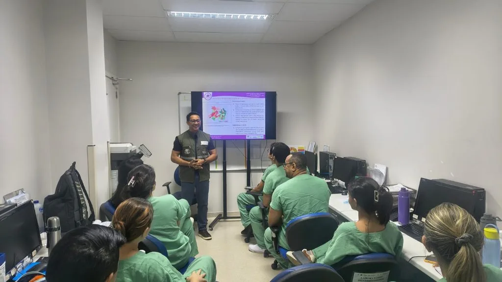 Lacen-AM capacita profissionais no diagnóstico de hemoparasitos
