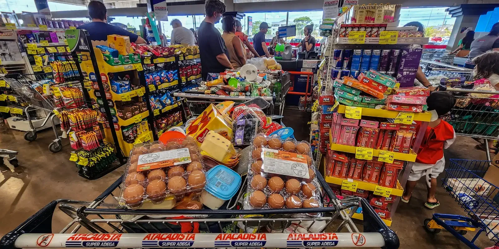 Consumo nos lares sobe 2,70% até setembro, diz Abras