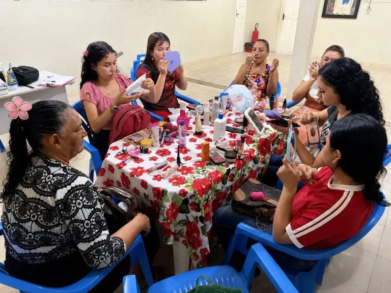 Curso de design de sobrancelhas é oferecido em Manaus