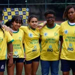Pioneiras nas Escolas leva ex-jogadoras da seleção a alunas