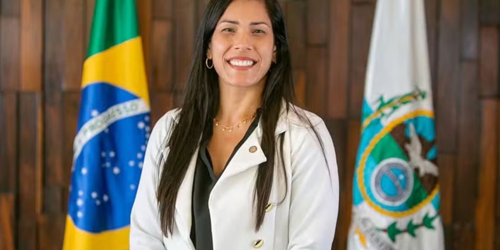 Justiça proíbe Índia Armelau de incentivar demissões políticas