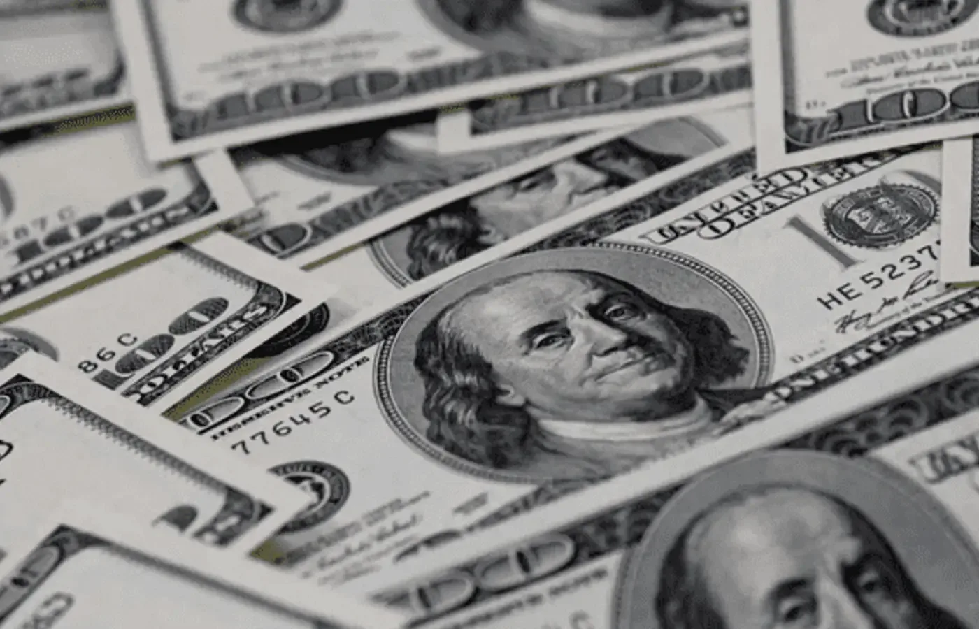 Dólar comercial fecha em queda de 0,49% e é cotado a R$ 5,04