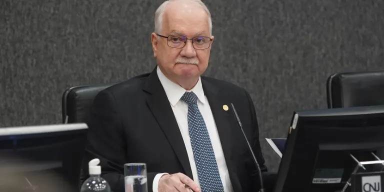 Fachin arquiva mais cinco casos do Inquérito das Fake News