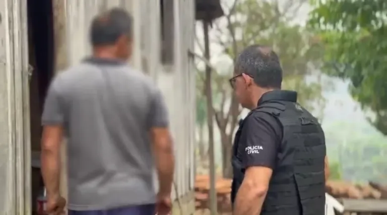 Homem é preso por suspeita de provocar incêndio em Careiro da Várzea