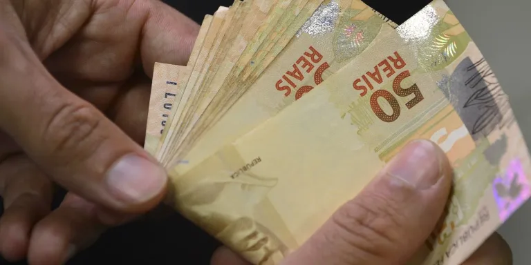 Superendividados no Brasil chegam a 20,3 milhões, diz BC