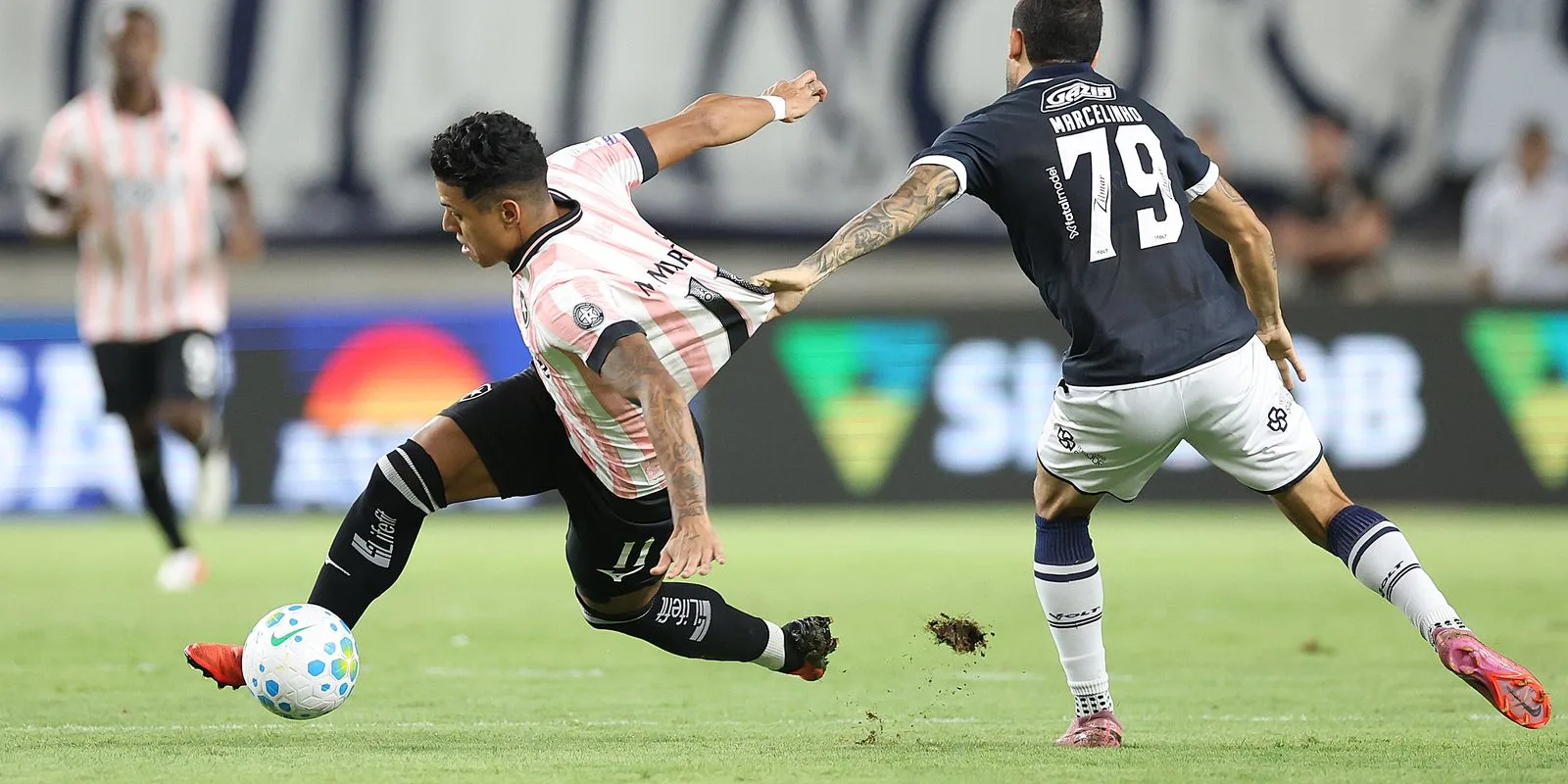 Remo vence Botafogo por 2 a 1 e segue vivo no Brasileirão