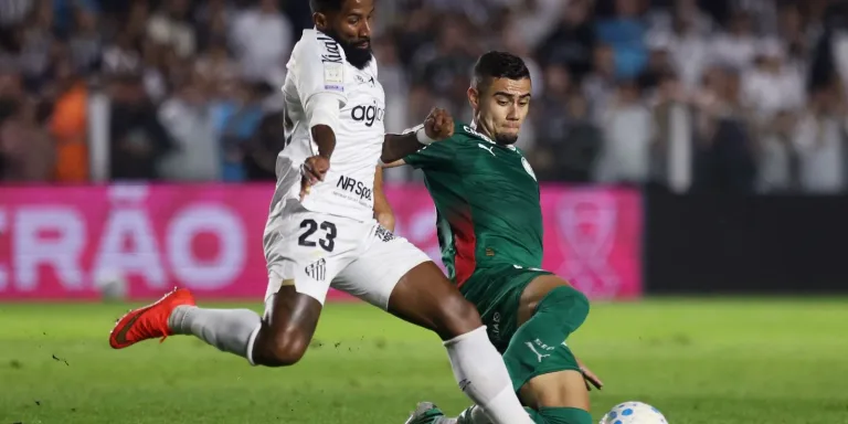 Santos e Palmeiras empatam sem gols na Vila Belmiro