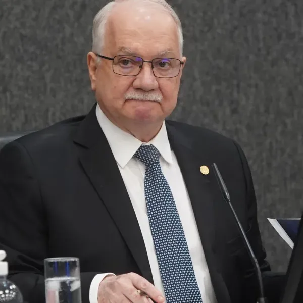 Fachin arquiva mais cinco casos do Inquérito das Fake News